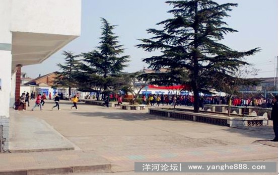 洋河中学举行防震疏散演练 增强学校师生防震安全意识