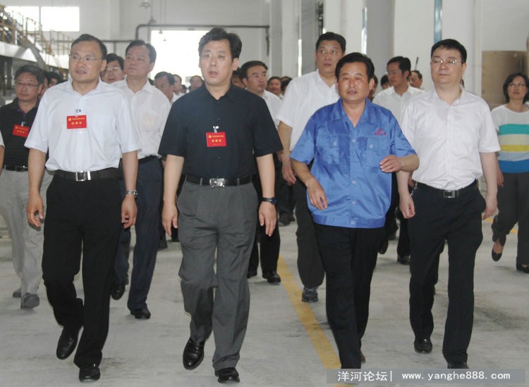 王天琦带领市委工作会议B组与会人员来洋河新区观摩