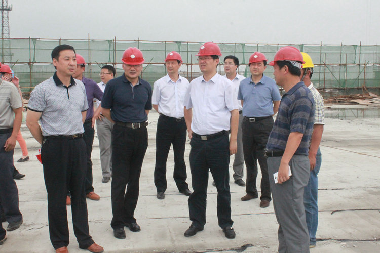 沈海斌视察市委工作会议观摩点项目建设情况
