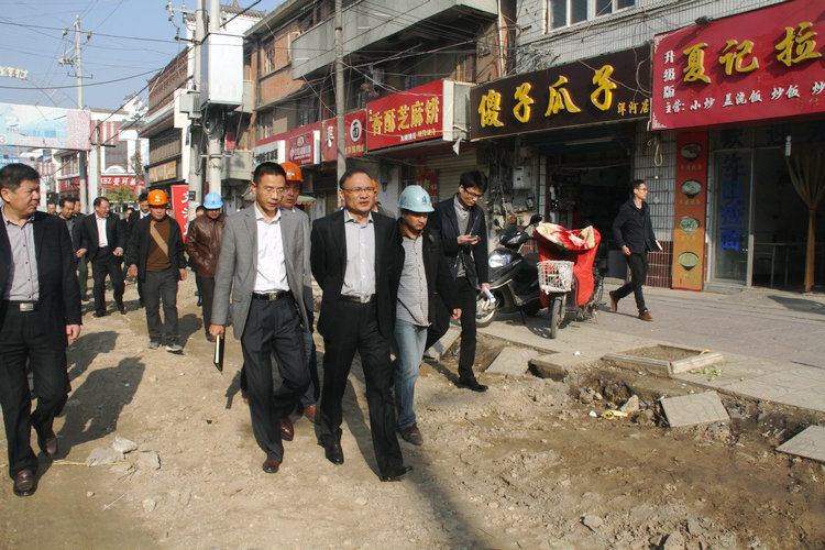 刘金山视察酒家东路建设工作 新一批白酒项目落户洋河