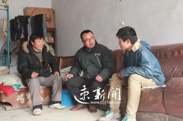洋河普通邮递员默默资助贫困生2年多